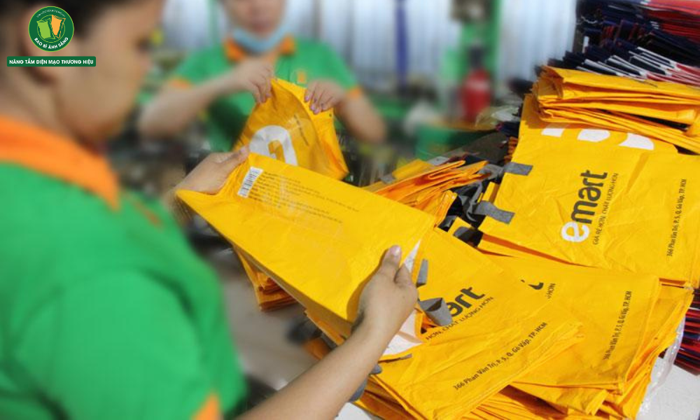 Quy Trình Sản Xuất Túi Vải PP Dệt Ánh Sáng | Nâng Tầm Diện Mạo Thương Hiệu 22 Chua co ten 1000 x 600 px 63 Bao Bì Ánh Sáng - Chuyên Gia Bao Bì PP Dệt