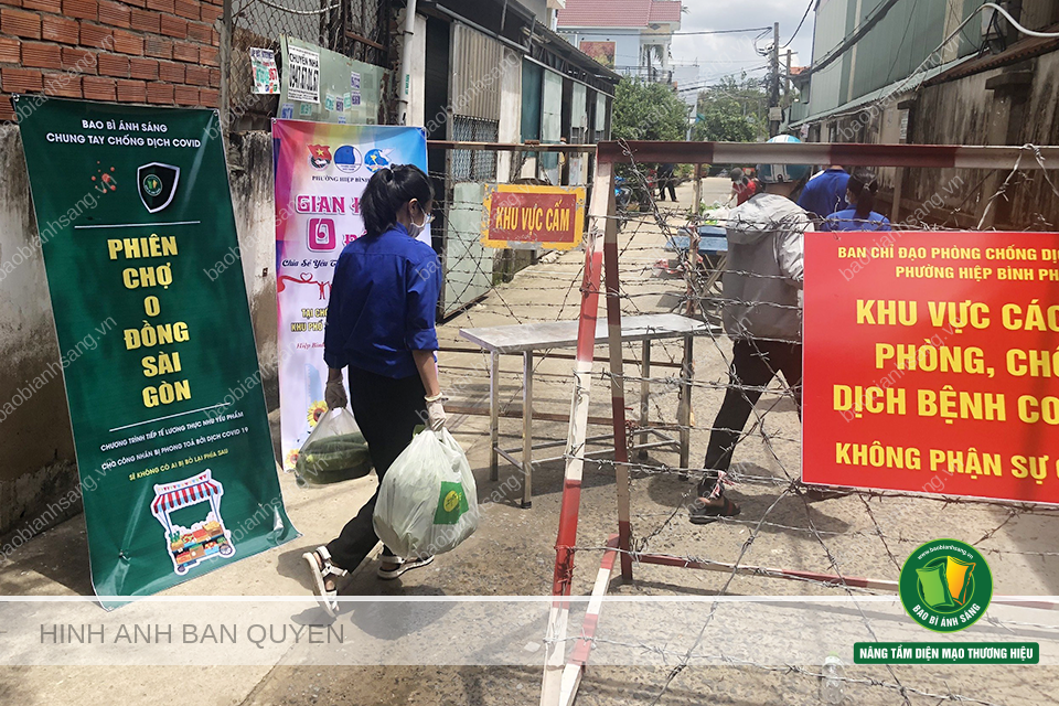 Phiên chợ không đồng bao bì ánh sáng