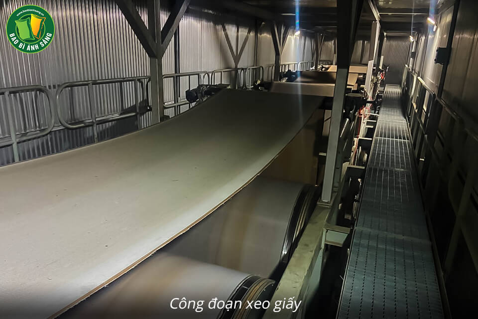 cong-doan-xeo-giay