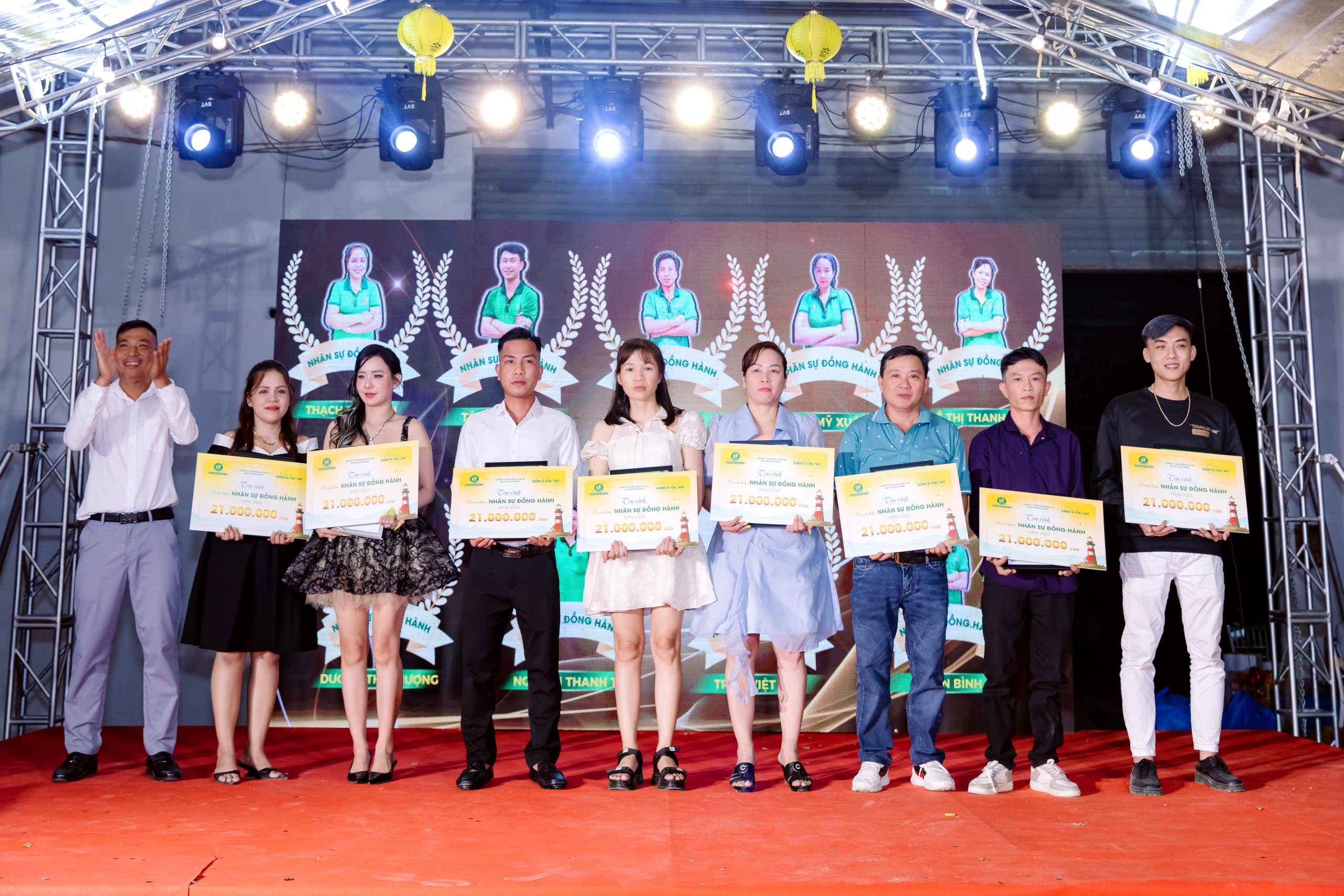 FOX 0279 scaled Bao Bì Ánh Sáng - Chuyên Gia Bao Bì PP Dệt