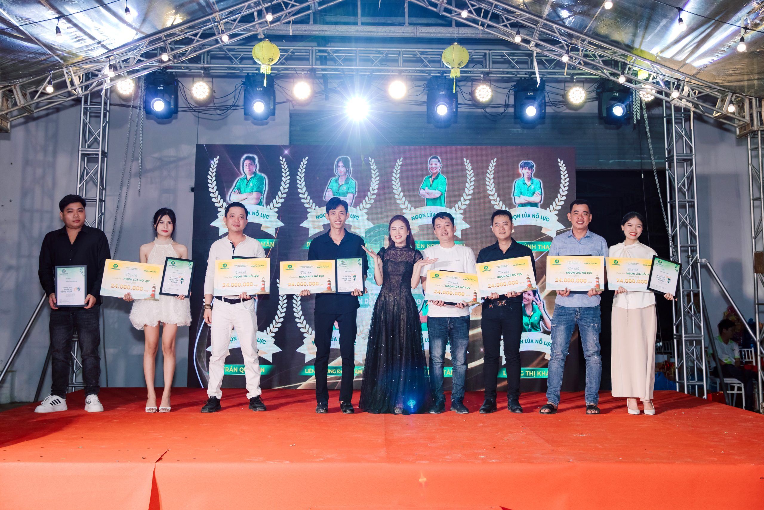 FOX 0308 scaled Bao Bì Ánh Sáng - Chuyên Gia Bao Bì PP Dệt