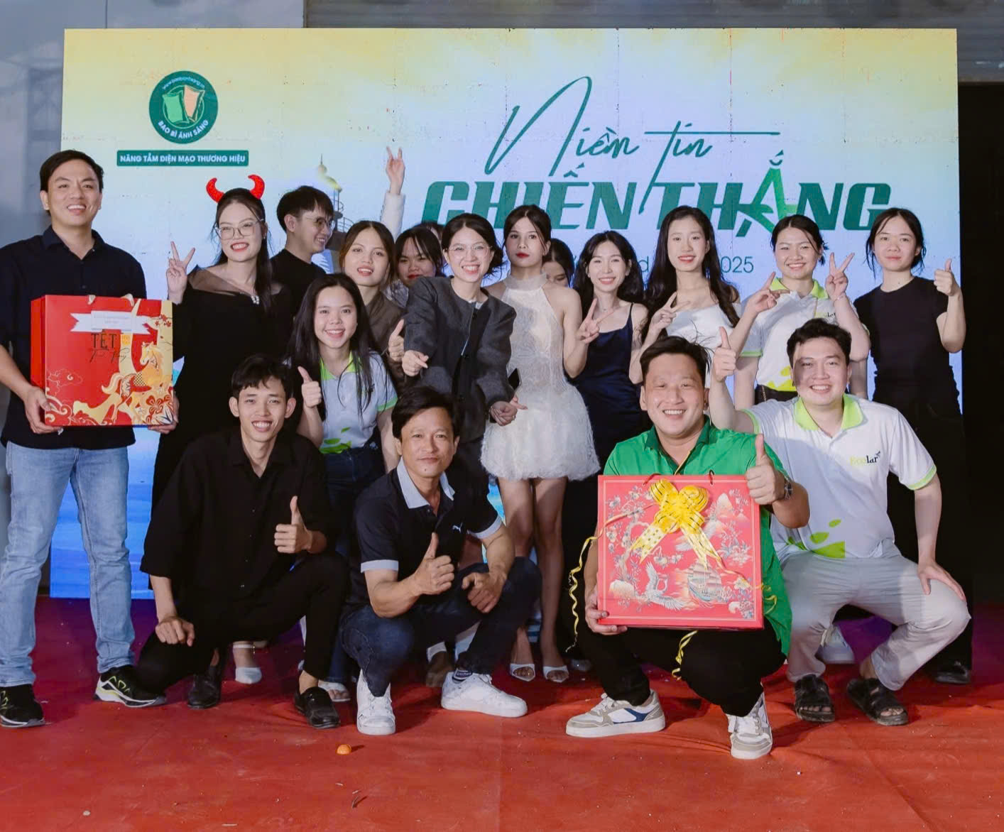 z7583090283706 30a41679370c33c002037d1999c1d958 Bao Bì Ánh Sáng - Chuyên Gia Bao Bì PP Dệt